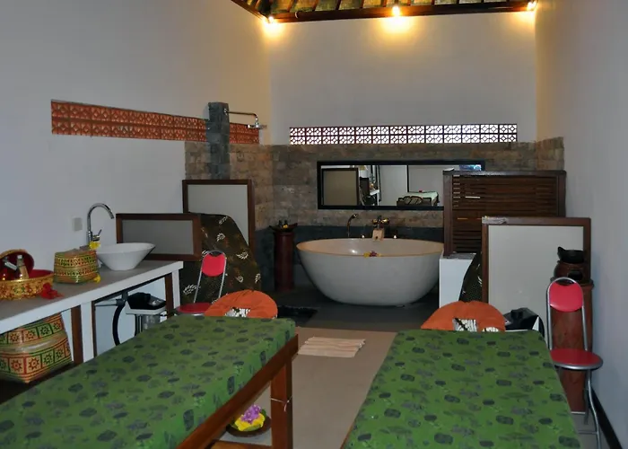 Subak Tabola 3*